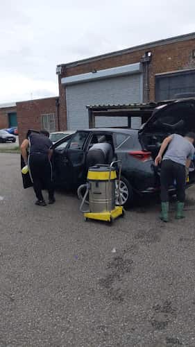 Image of English Hand Car Wash – Birkenhead