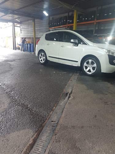 Image of Golden hand car wash – West Bromwich
