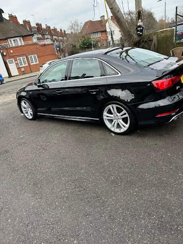 Image of Hand Car Wash – Golders Green station – London