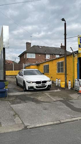 Image of Hand car wash & polishing Leeds – Leeds