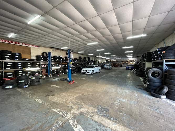 Image of Local Carwash & Tyre – Clydebank