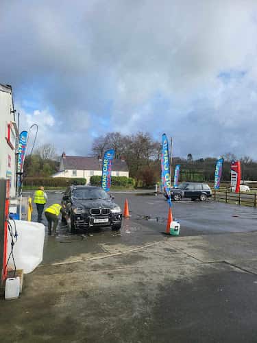 Image of Peru’s hand car wash – Lampeter