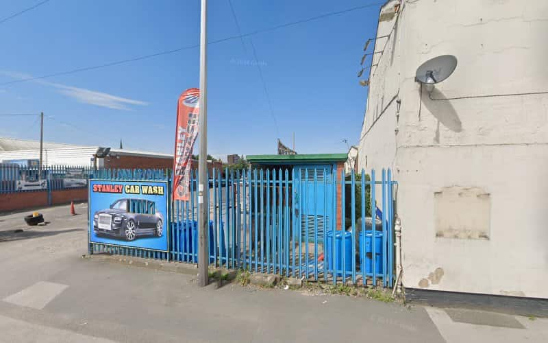 Image of Stanley tyers and car wash – Wakefield
