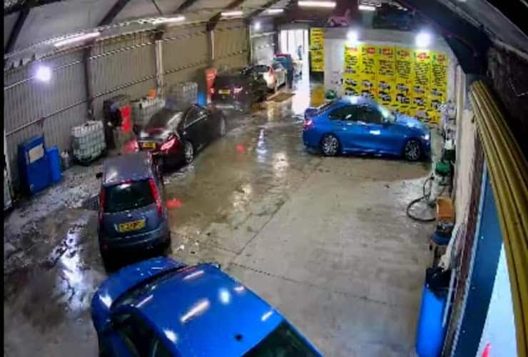 Image of Stirling Indoor hand Carwash – Stirling