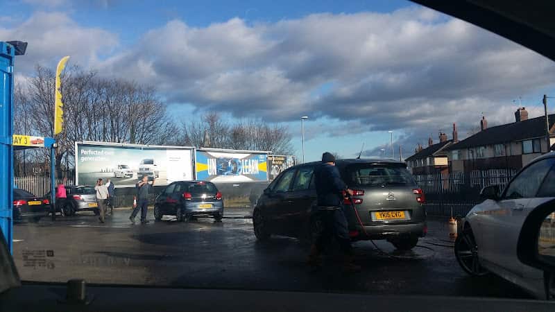 Image of Tong Hand Carwash – Leeds