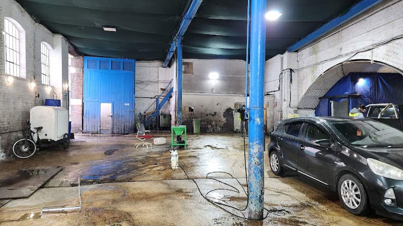 Image of Tower Bridge Chamber St. – Hand Car Wash – London