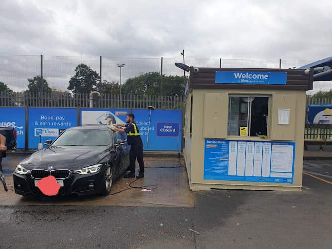 Image of Waves Hand Car Wash Brent Cross Hendon Way – London