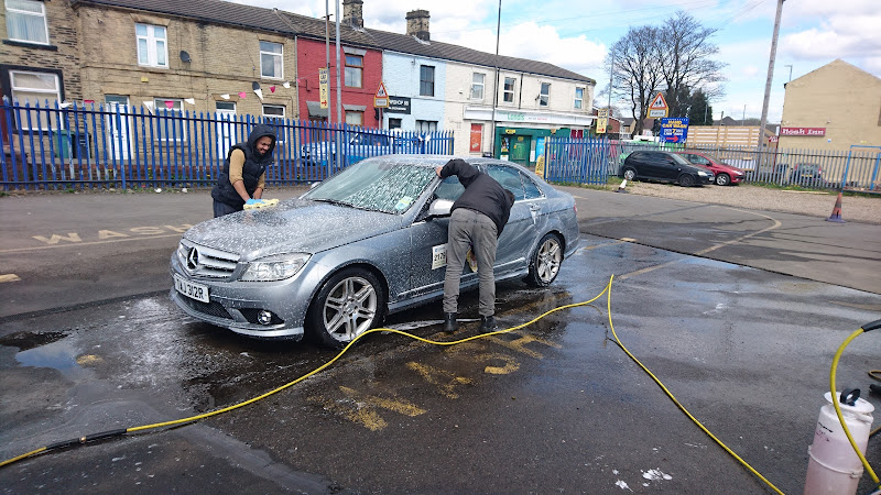 Image of Cleckheaton Hand Car Wash + Recovery services Cleckheaton